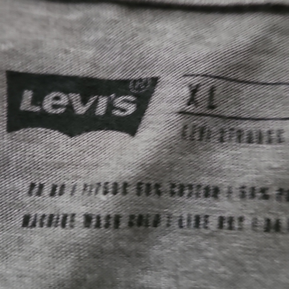 Levi's Levi Strauss Since 1873 Gray & Camo T-shirt Size XL - Picture 3 of 4